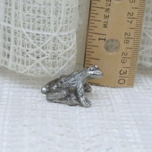 Vintage Pewter Frog Figurine, Miniature Frog Statue for Frog Lovers, Frog Decor - Picture 6 of 9